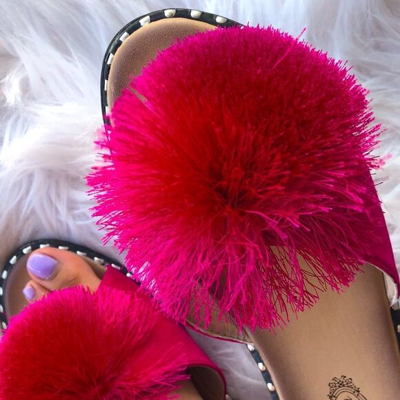 Size 11‎ Bright Fuchsia Pink Pom Pom Silver Stud Slip On Mule Sandal - Picture 1 of 6